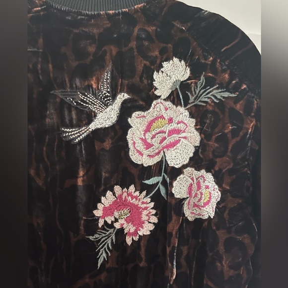 NWT! JOHNNY WAS - Junia Velvet Quilted Bomber Embroidered Leopard Jacket Size S - Picture 8 of 13